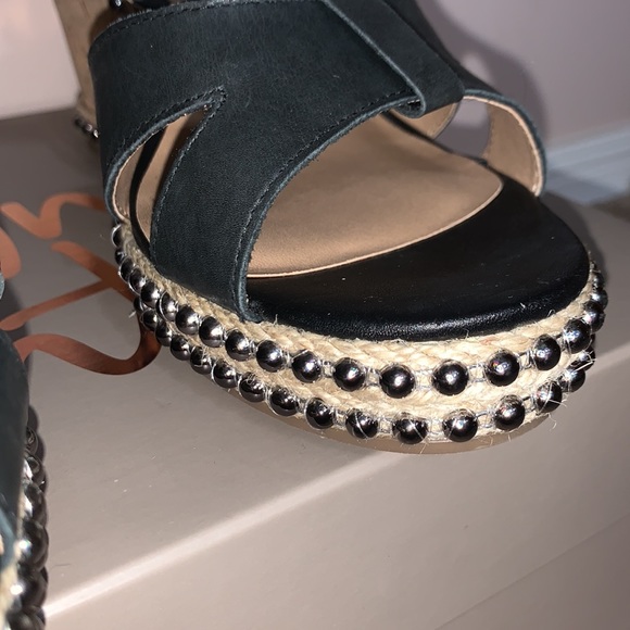 Crown Vintage Women’s Size 10 black wedges - Picture 4 of 4